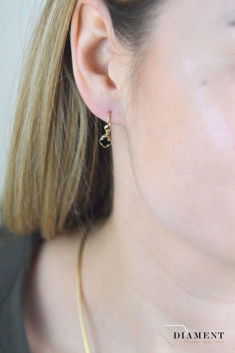 Złote kolczyki koniczynki z onyksem KL 7826B 333.jpg